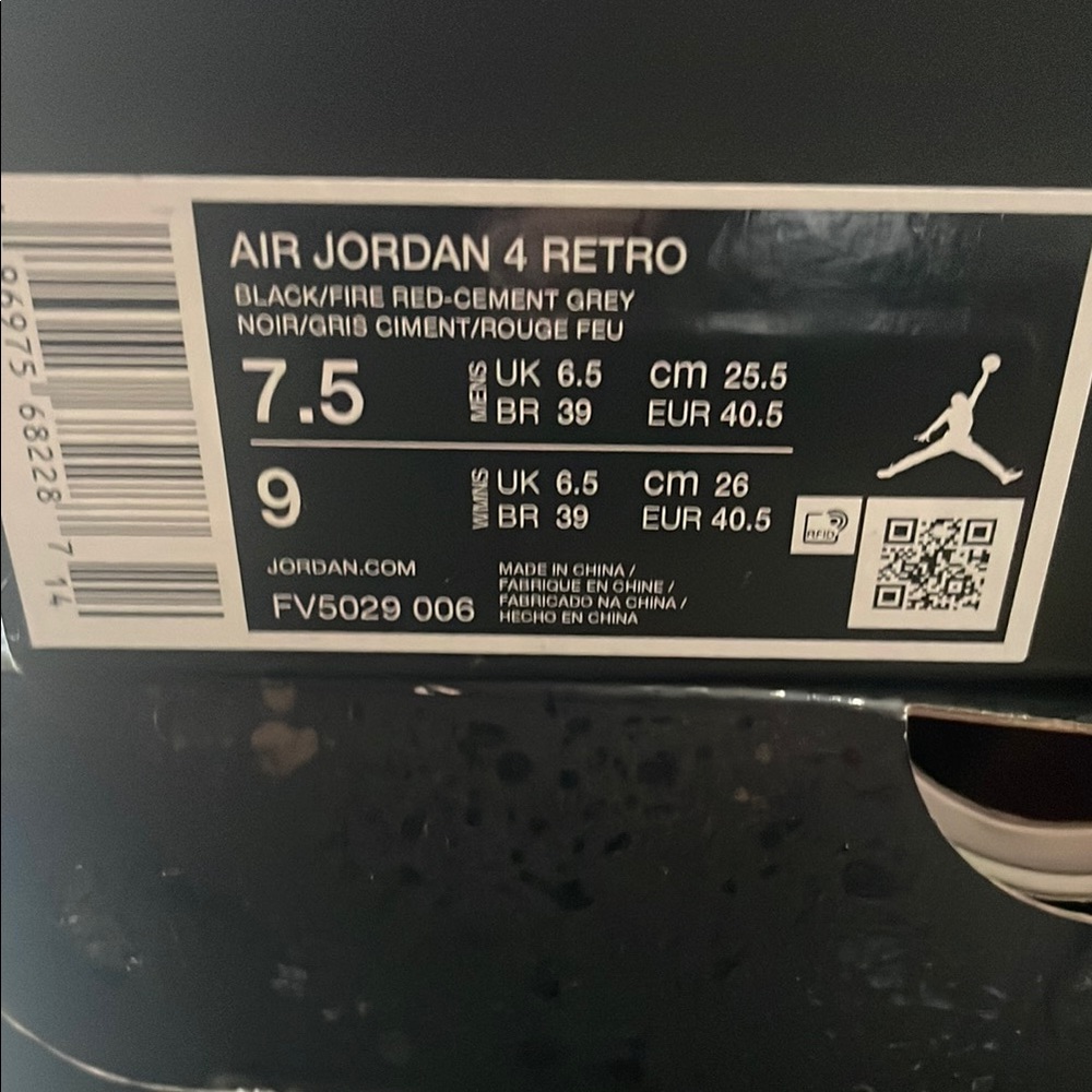 Jordan Air Jordan 4 Retro Black and Red - Picture 2 of 4